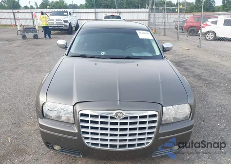 2010 Chrysler 300 Touring/Signature Series/Executive Series from USA, damaged, VIN 2C3CA5CV7AH185549